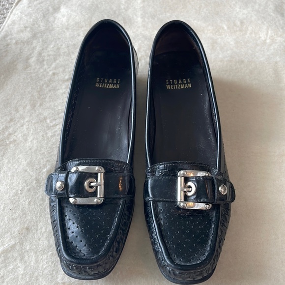 Stuart Weitzman buckle flats in Sz 7 1/2 N. In good condition - Picture 1 of 7